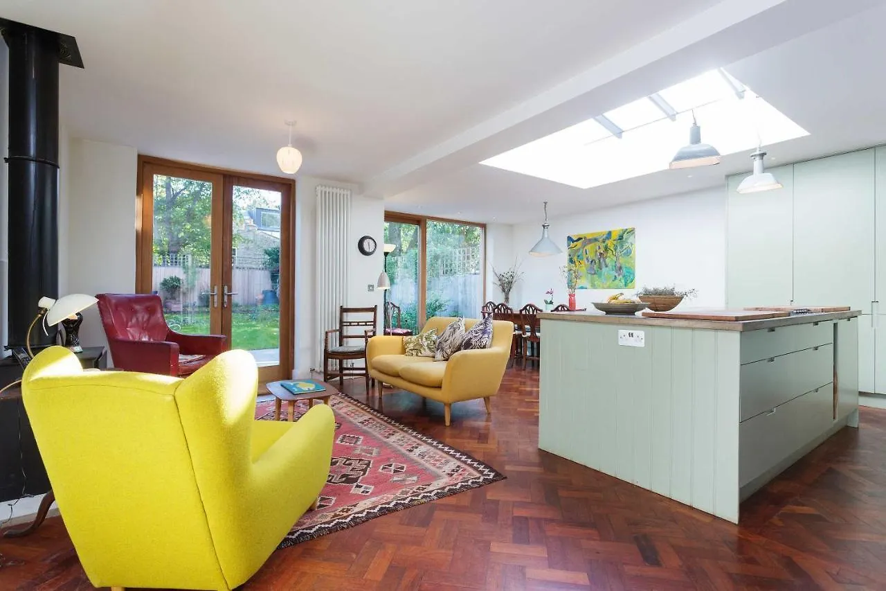 Villa Veeve - East London Elegance