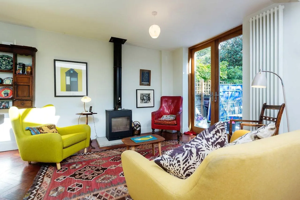 Ferienhaus Villa Veeve - East London Elegance